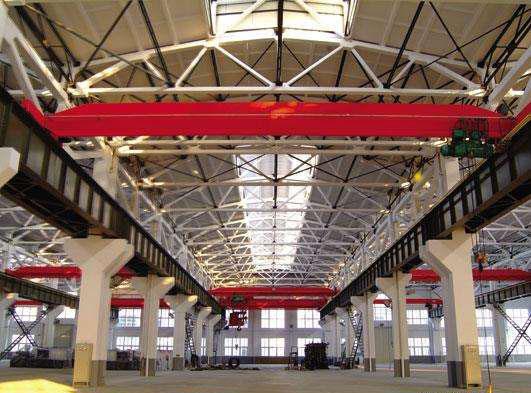 Легкий кронштейн для однієї балки для будівництва Cost.jpg Lowhead Room Single Girder Overhead Crane for Saving Construction Cost.jpg